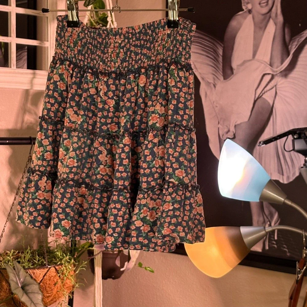 Unbranded Floral Mini Skirt Womens‎ Small Navy Pink Smocked Tiered Ruffle Boho